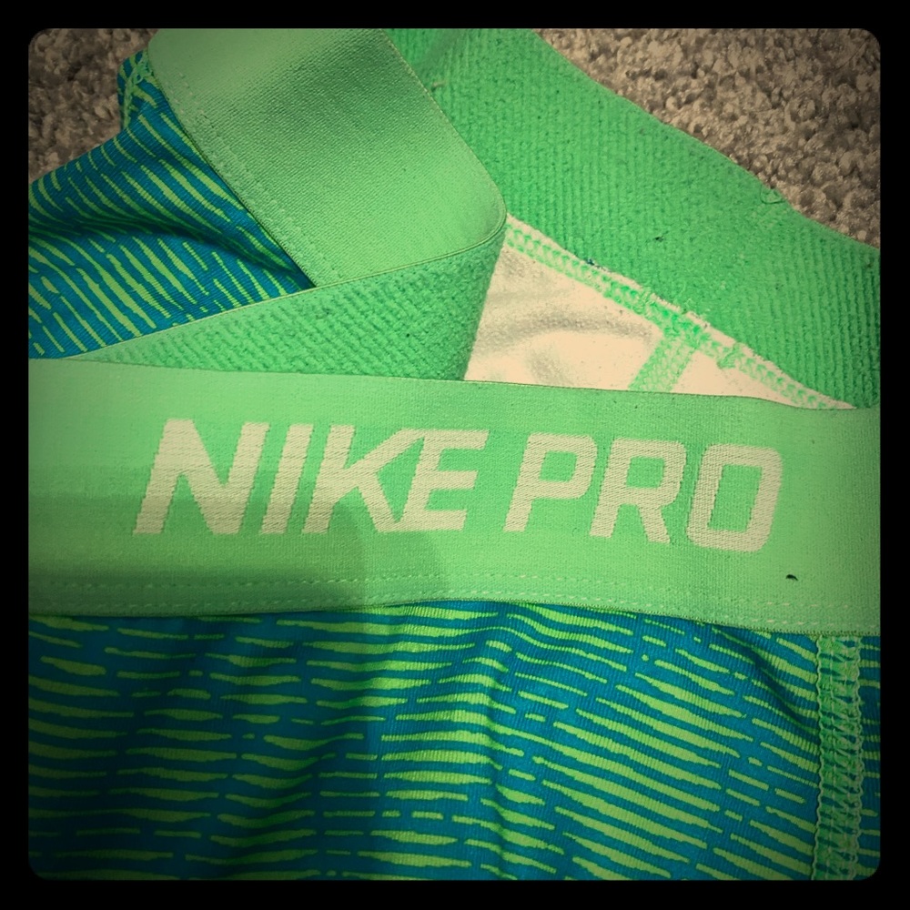 Girls Nike pro leggings
